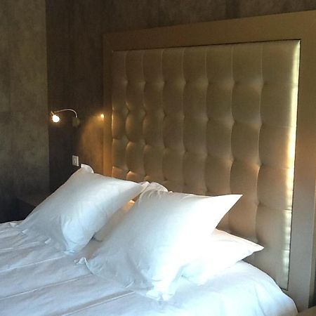 Hotel Les Deux Lions Riez Bilik gambar