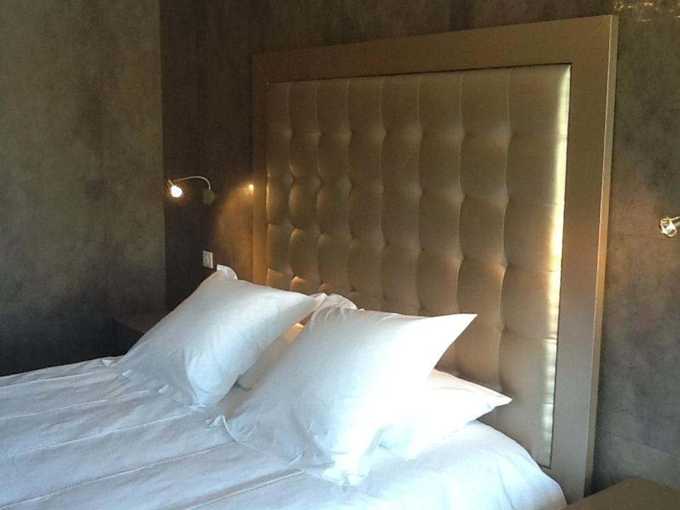 Hotel Les Deux Lions Riez Bilik gambar